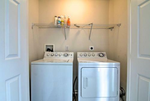 Spacious Millville Townhome About 3 Mi To Beach!