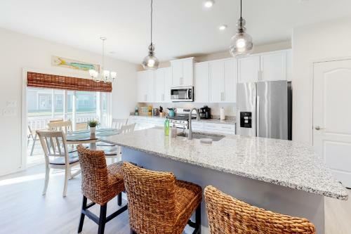 Bishops Landing -- 38056 Cross Gate