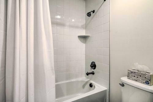 Modern Bishops Landing Home With Community Pool