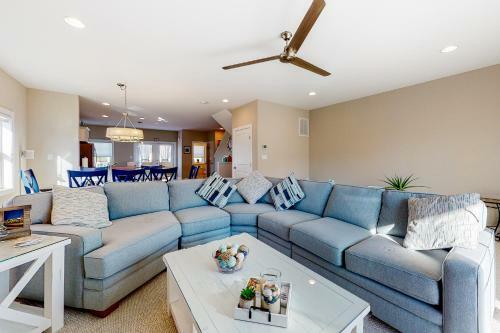 Sandy Cove -- 37742 Sagers #1401