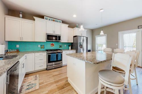 Sandy Cove -- 37742 Sagers #1401