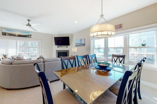 Sandy Cove -- 37742 Sagers #1401