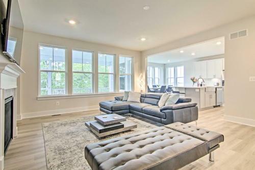 Bayfront House With Balcony About 5 Mi To Beach!
