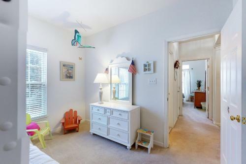 South Hampton -- 37995 East Chester