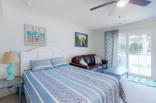 Sandy Cove -- 37682 Sandy Trap #903