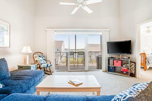 Bethany Bay --- 605 Crowley