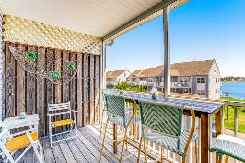 Bethany Bay --- 605 Crowley