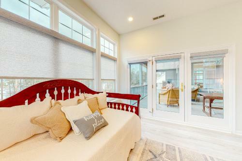 Salt Pond --- 408 Canal Way W
