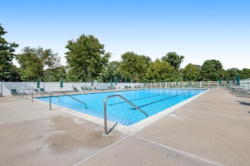 Salt Pond --- 408 Canal Way W