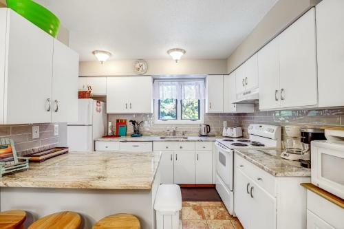 Sea Colony --- 9803 Evergreen