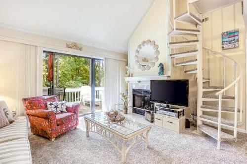 Sea Colony --- 9803 Evergreen