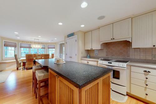 Cat Hill---401 Cattail Road