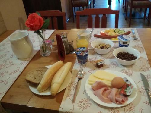 Hostal Wellness Penzion Krom??�? - Zlobice