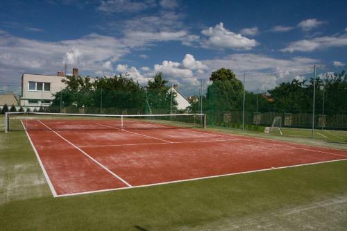 Hostal Wellness Penzion Krom??�? - Zlobice