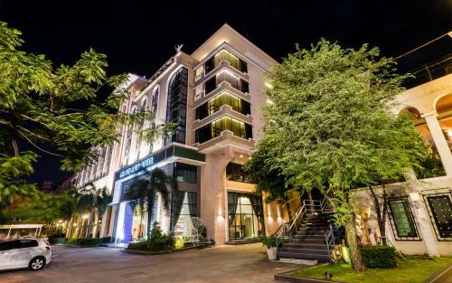 Grand Lord (boutique) Hotel