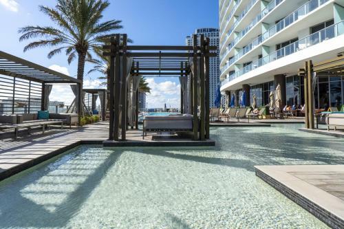 Beachfront Modern Oceanview 2br Apt - Hyde Resort