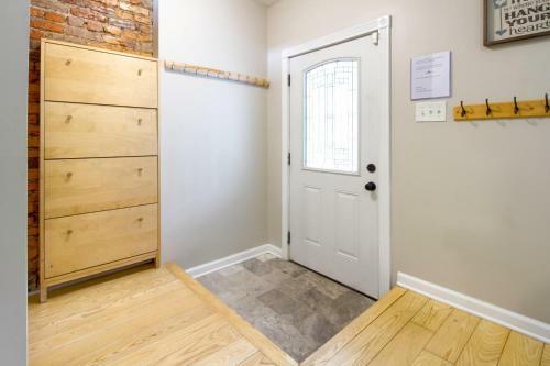 The Gray House By Gallaudet 4 Br