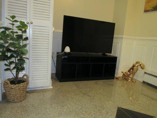 Apartamento Basement Unit With Full Kitchen Near Howard U.