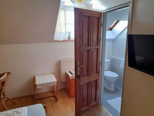 Hostal Penzion ?erven� Ml�n