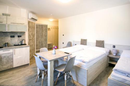 Hostal Penzion Pl�?