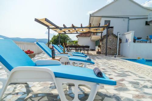 Villa Holiday Home Leko