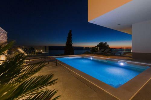 Villa Gust With Heated Pool, Jacuzzi, Sauna And Cinema
