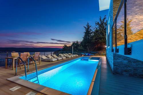 Villa Mia With Private Pool, Whirlpool, Gym, Sauna, Seaviews