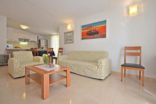 Villa Vera (omis)
