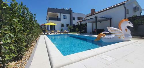 Villa Ivona Swimming Pool And Jacuzzi