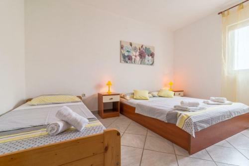 Apartments Sandra-150 M From Beach