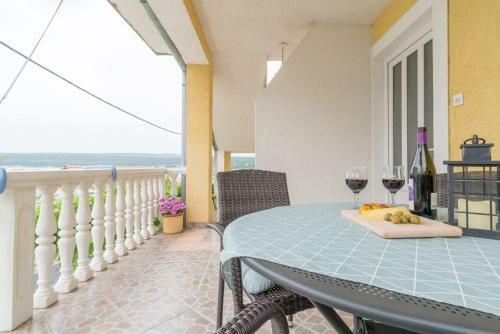 Apartments Sandra-150 M From Beach