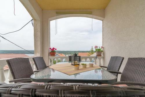 Apartments Sandra-150 M From Beach