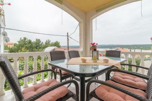 Apartments Sandra-150 M From Beach