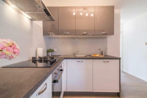 Apartments Sandra-150 M From Beach