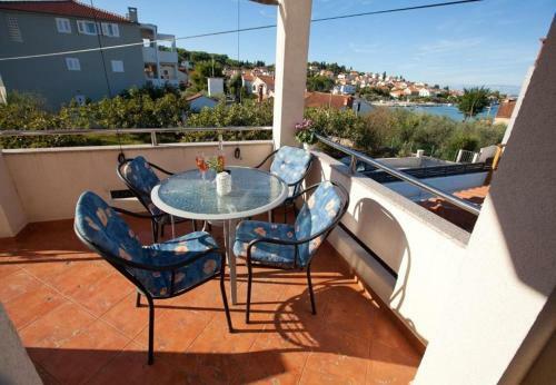 Apartments Sora - 80 M From Sea