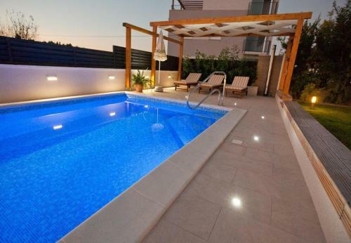 Apartments Sora - 80 M From Sea