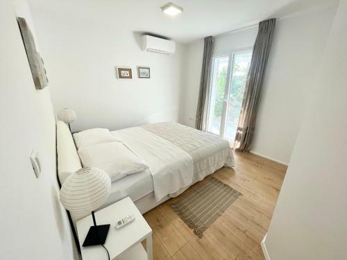 Villa Sol - With Private Pool And 30m From The Sea