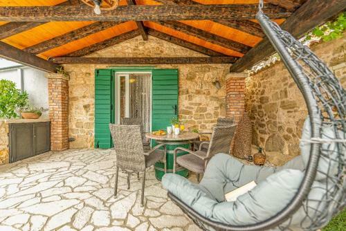 Holiday Home Stone Wall