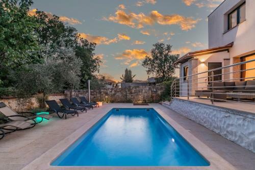 Villa Lelaina With Private Pool And 3 Km From The Beach