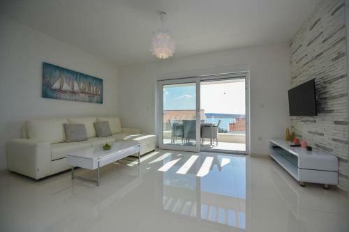 Bluebay Apartments