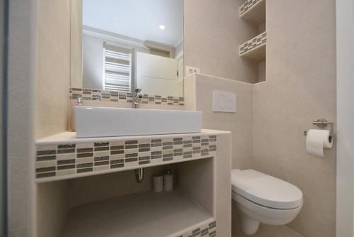Bluebay Apartments
