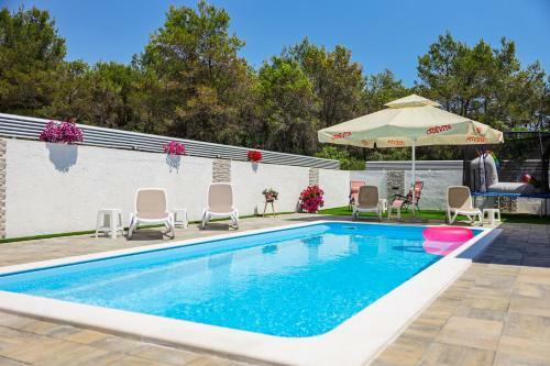 Apartment Anai, With Heated Private Pool