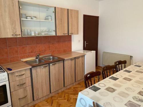 Hostal Apartmani Infinity