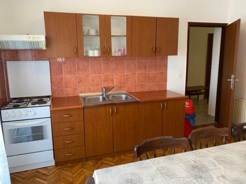 Hostal Apartmani Infinity