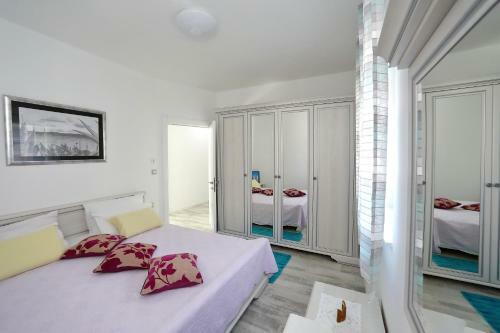 Apartmani Marina S Pogledom, Suko?an