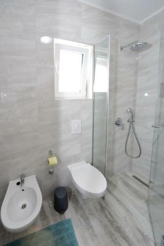 Apartmani Marina S Pogledom, Suko?an