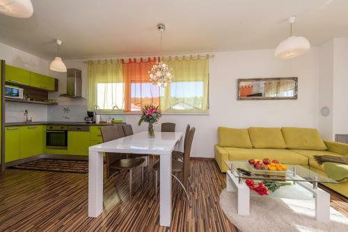 Antonio Apartments