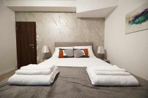 Hostal Beachfront Apartments And Rooms
