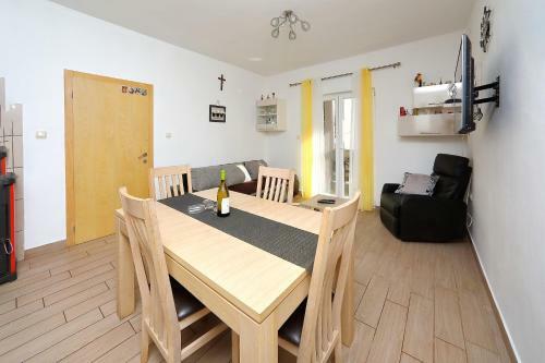 Hostal Holiday House Andrija