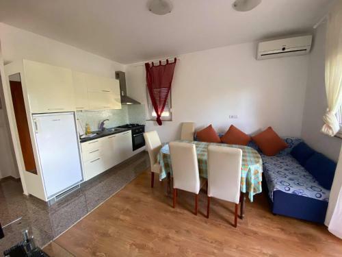 Renic Apartments